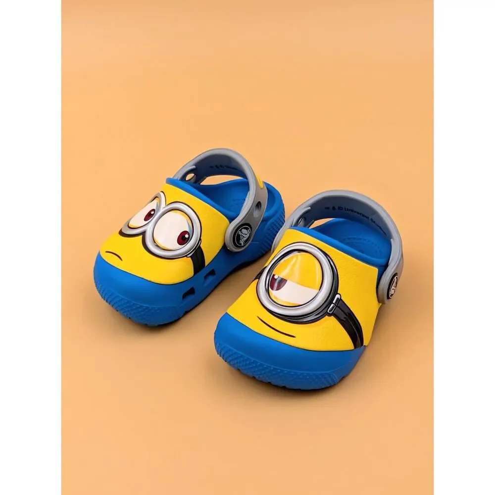 Crocs Toddler Despicable Me Minions Yellow Size C4 Classic Clogs